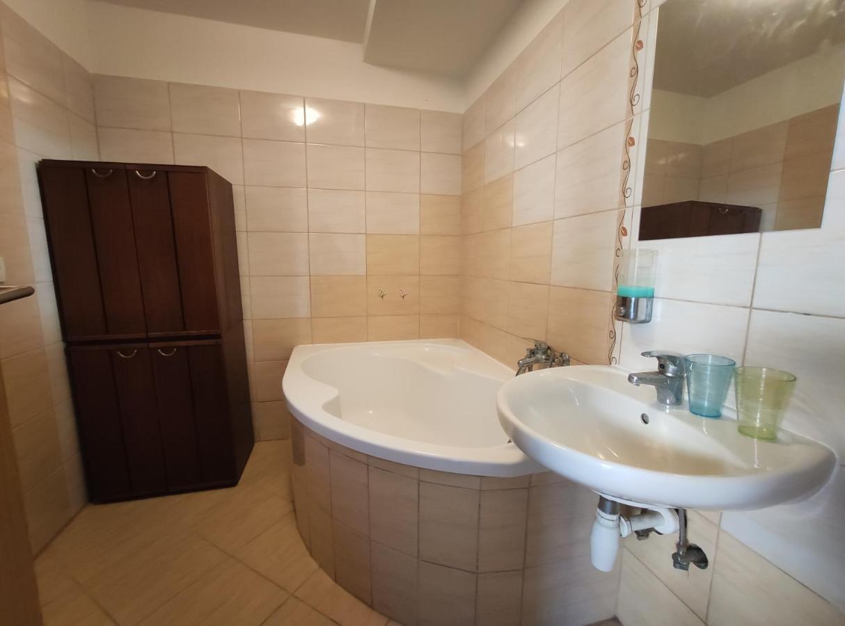 Apartman Hulin, Chrastany - Bily 외부 사진
